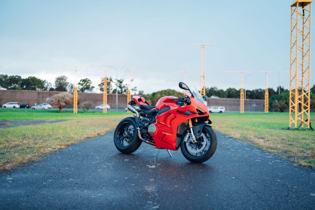promo-gallery-ducati-panigale-v4s-01